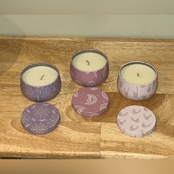 Box set with 3 Sand & Fog Candles in beautiful floral designed tins. NWTS. - Picture 5 of 6